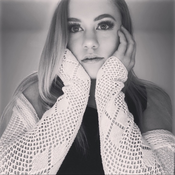 Meet your Posher, Micaela - Picture 7 of 8